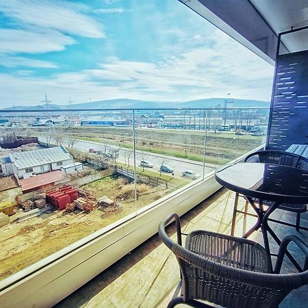 Super Apartments Near Airport With Shop & Free Parking Яссы Экстерьер фото