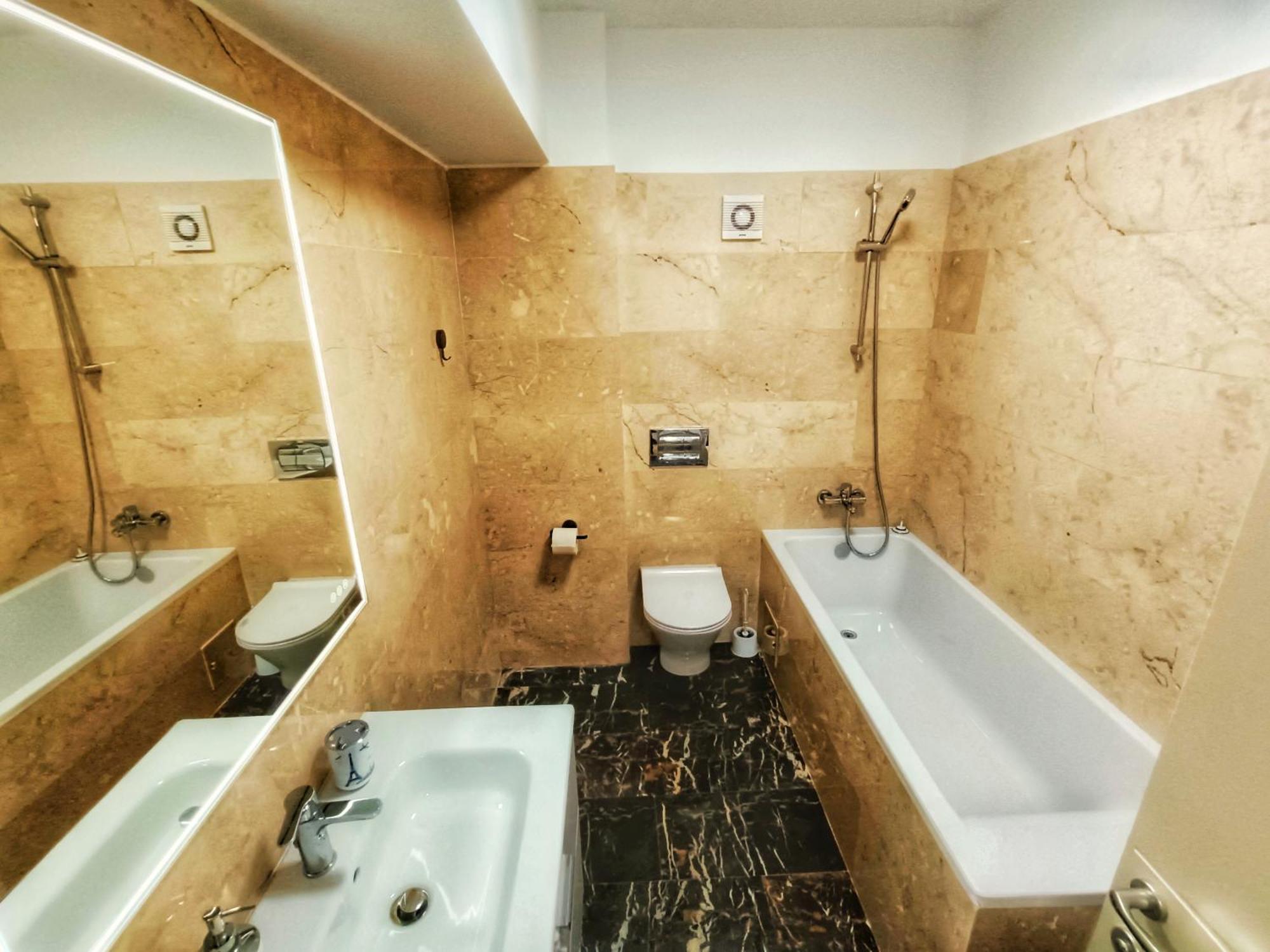 Super Apartments Near Airport With Shop & Free Parking Яссы Экстерьер фото