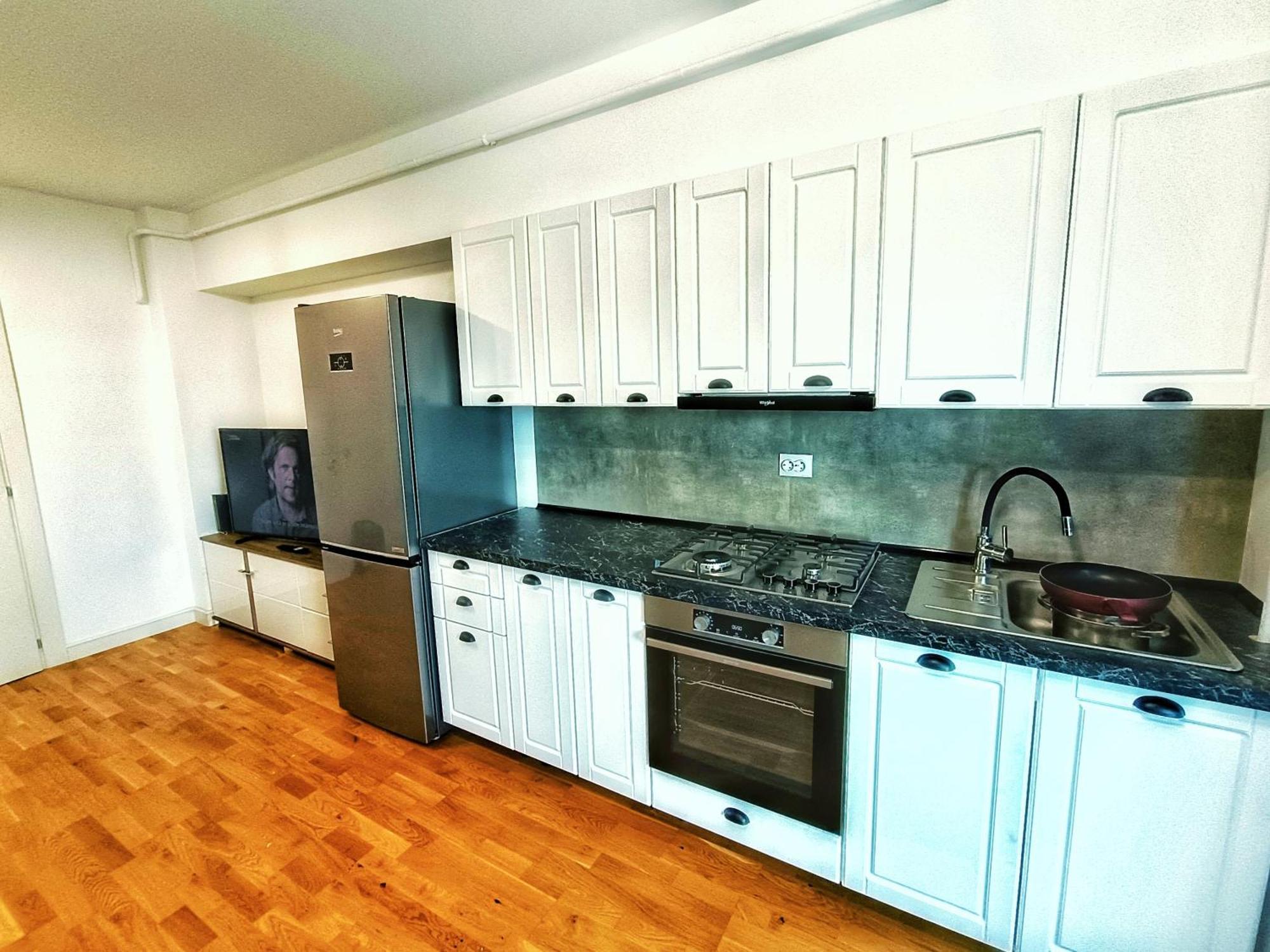 Super Apartments Near Airport With Shop & Free Parking Яссы Экстерьер фото