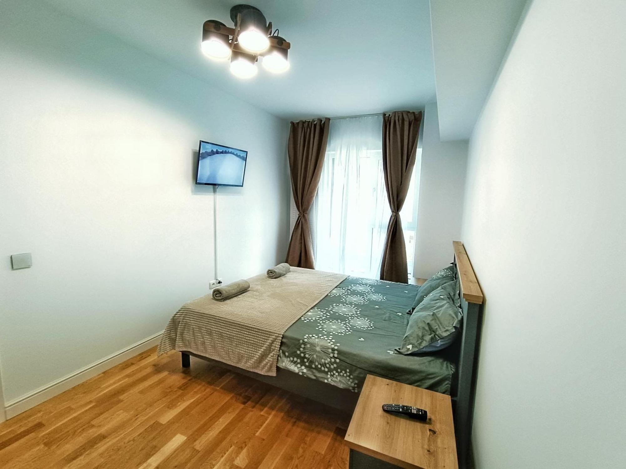 Super Apartments Near Airport With Shop & Free Parking Яссы Экстерьер фото